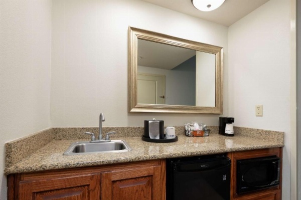 Hampton Inn & Suites Baton Rouge - I-10 East image 16